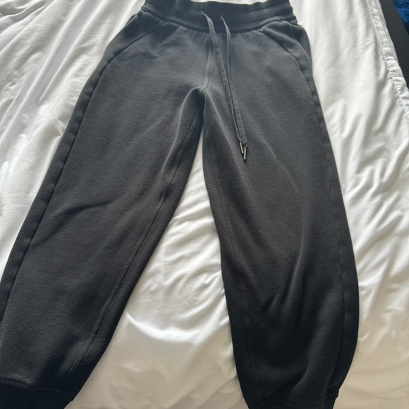 Lululemon Scuba High-Rise Cropped Jogger - Picture 6 of 8